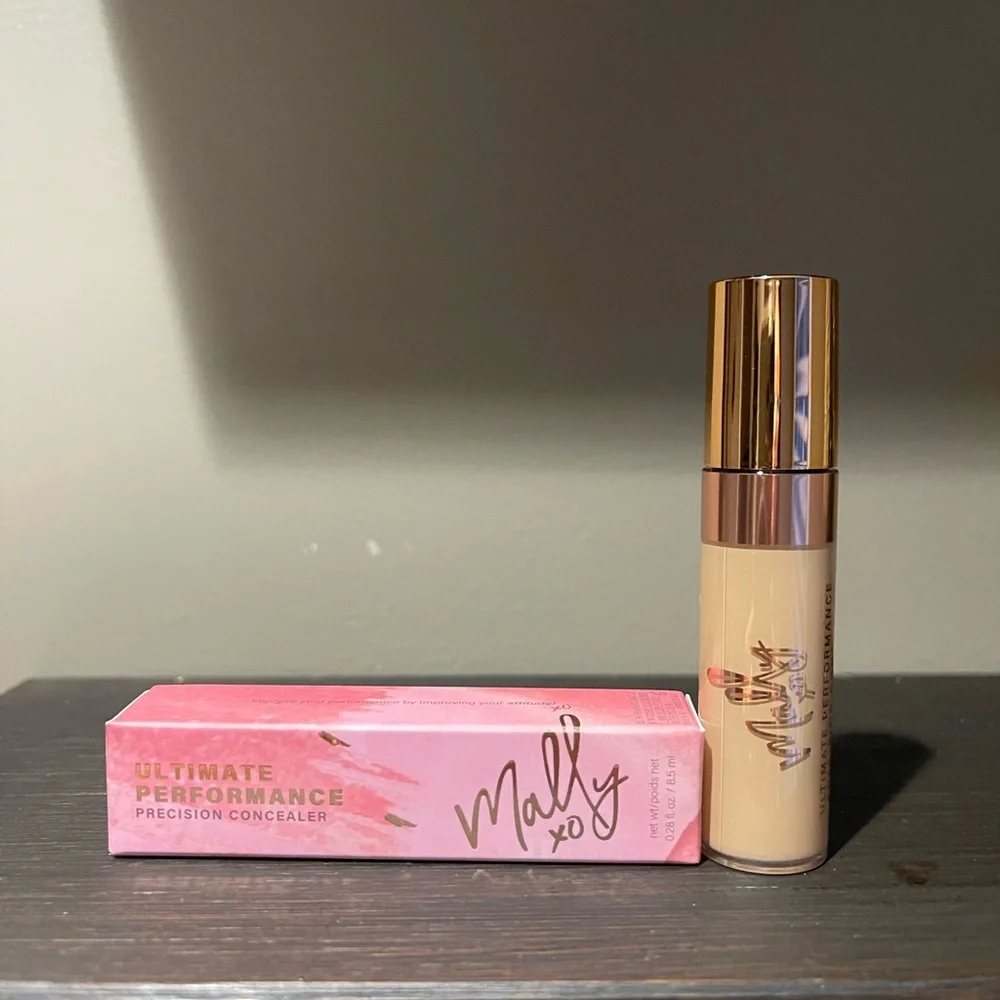 Mally Beauty Ultimate Peformance Precision Concealer- shade medium